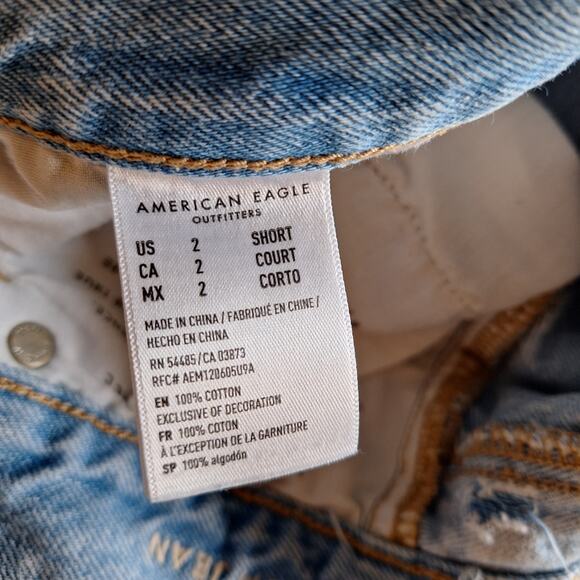 American Eagle Mom Jean Distressed Busted Knee Light acid wash Size 2 Cotton - Picture 8 of 11